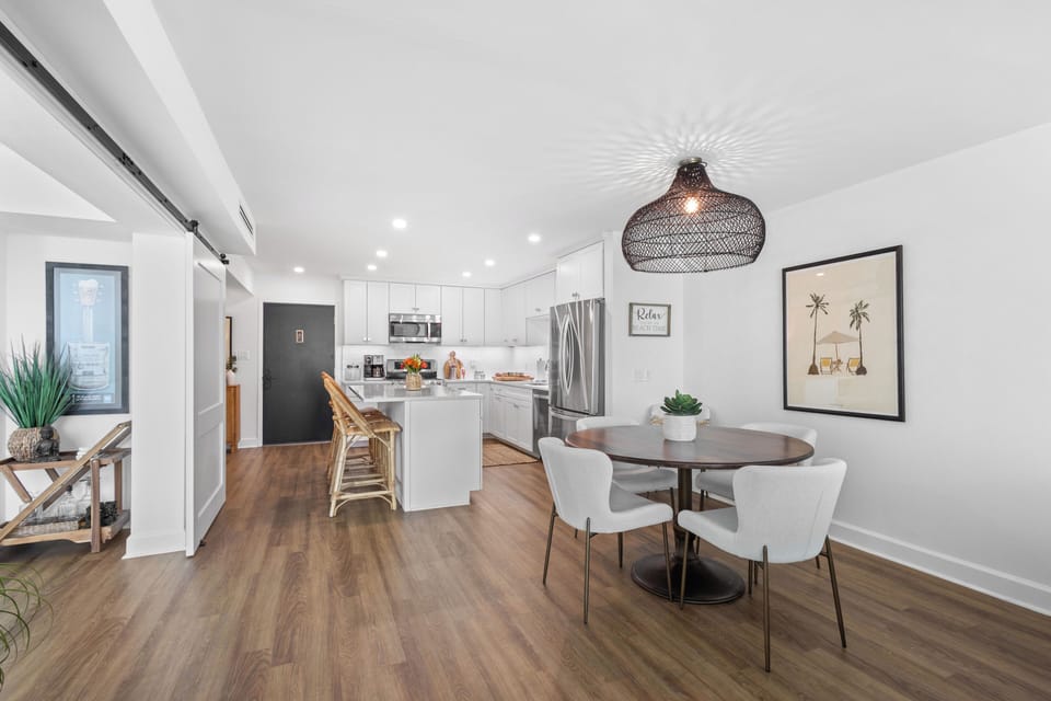 Kitchen/Dining Area