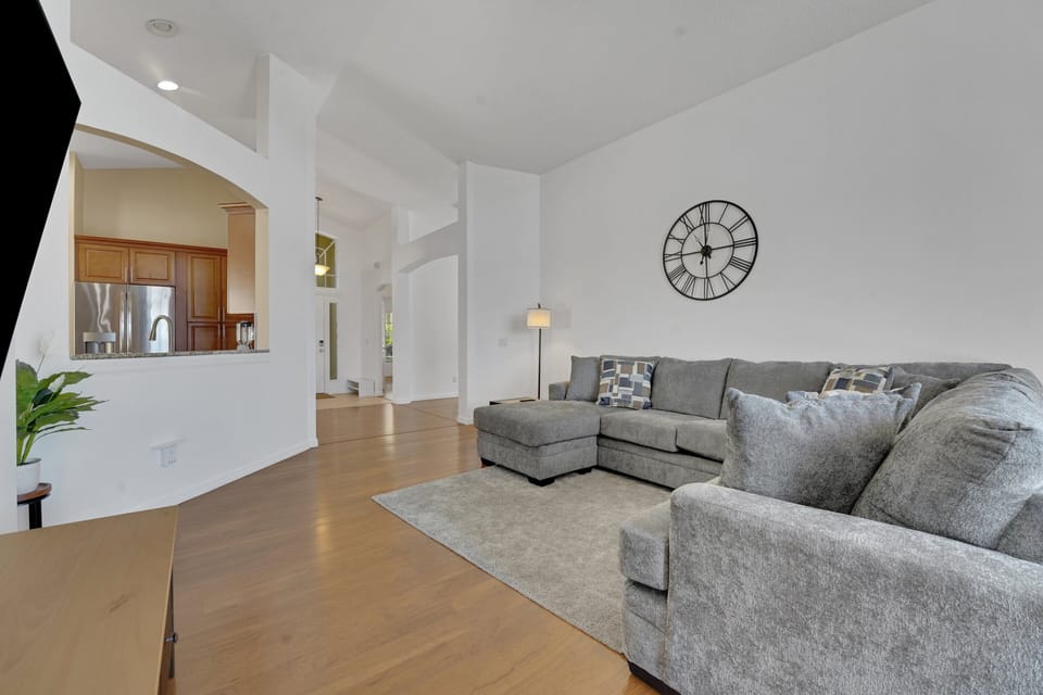 House, 4 Bedrooms | Living area