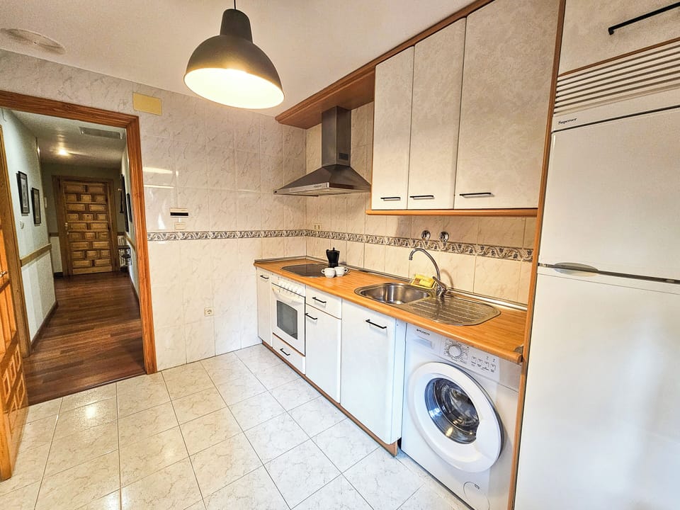 Basic Apartment | Private kitchen | Fridge, microwave, oven, stovetop