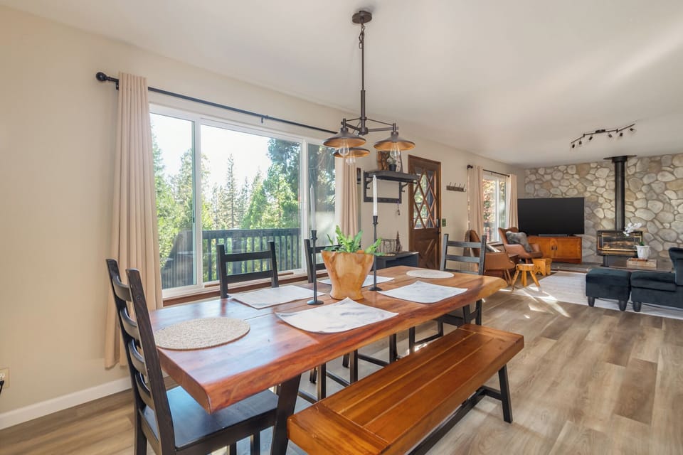Dining Area 2