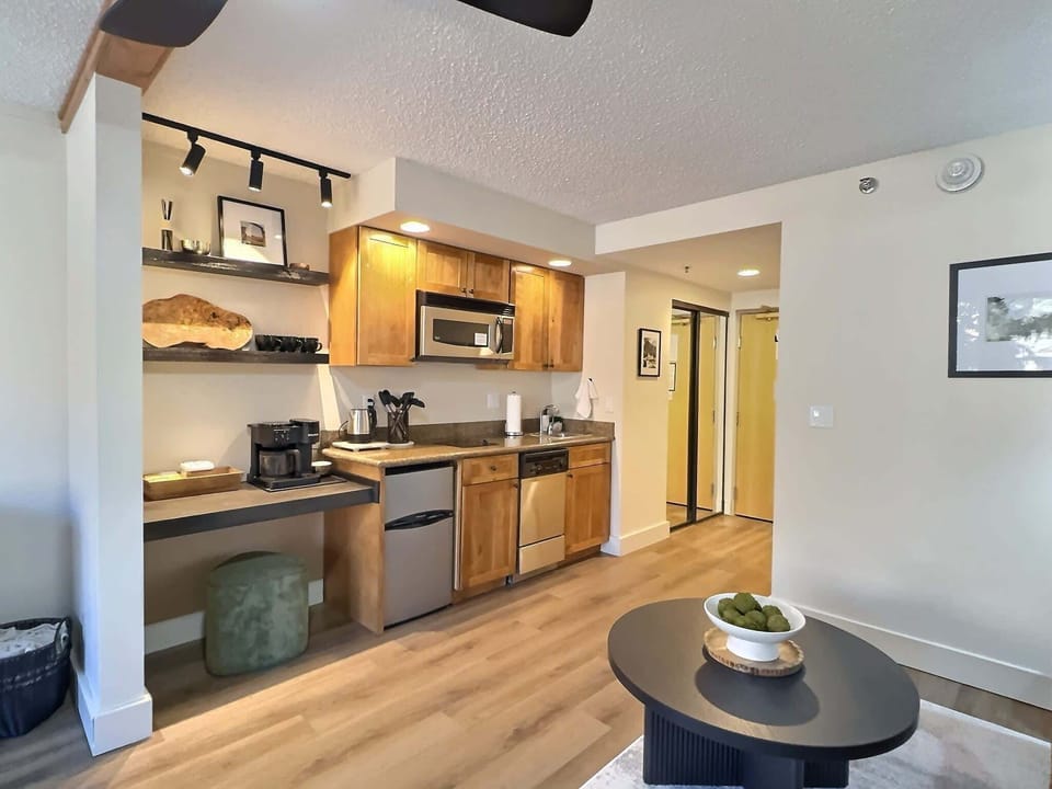 Kitchenette | Listed with @BookTraverse