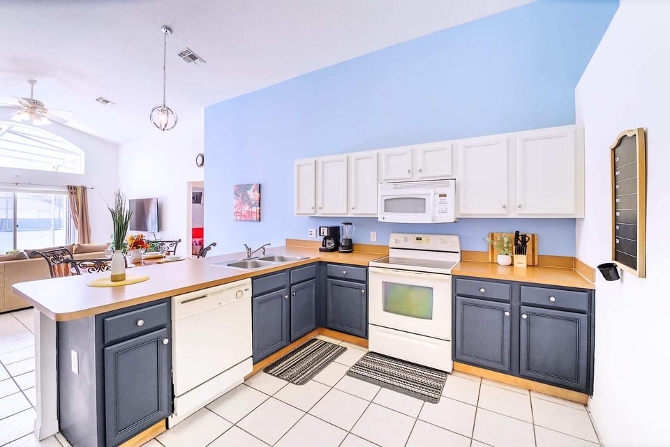 Fully Equipped Chef's Kitchen