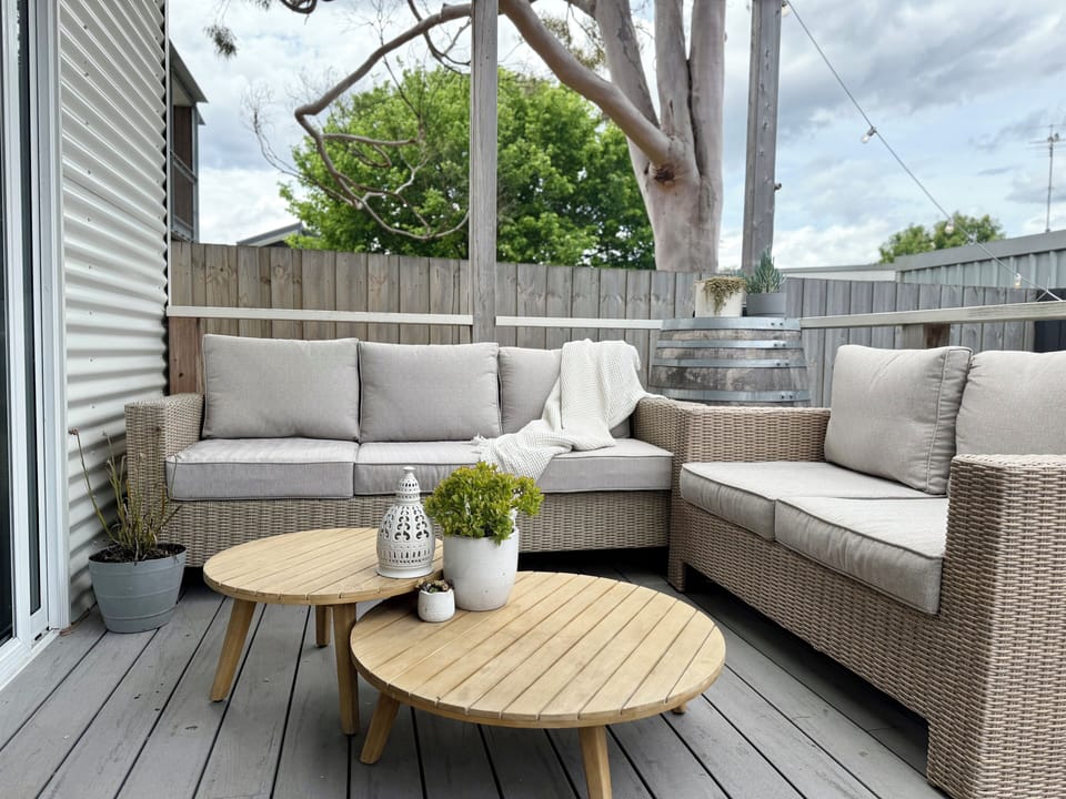 Alfresco Lounge