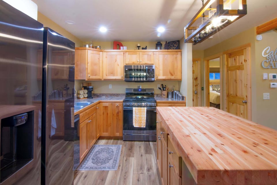 Large complete kitchen