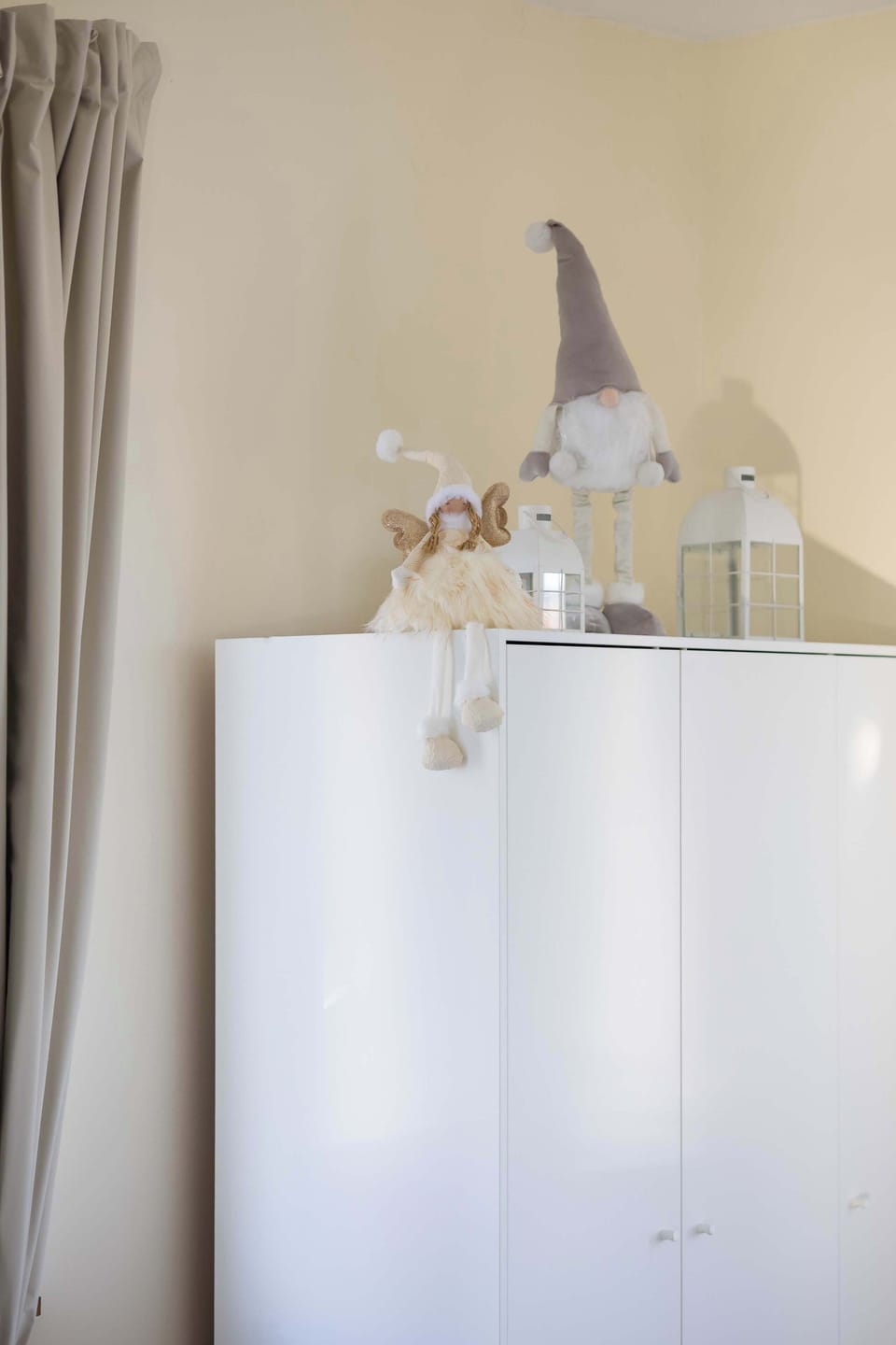 Minimalist décor detail adding charm to the hallway or bedroom corner.