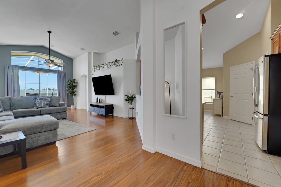 Floor, Flooring, Indoors, Hardwood, Furniture