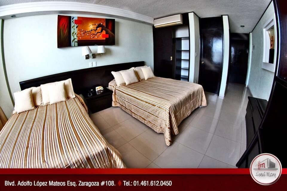 Premium Quadruple Room | Desk, free WiFi, bed sheets