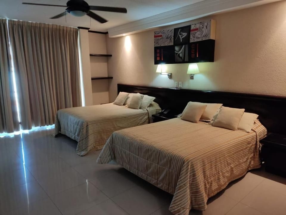 Traditional Suite | Desk, free WiFi, bed sheets