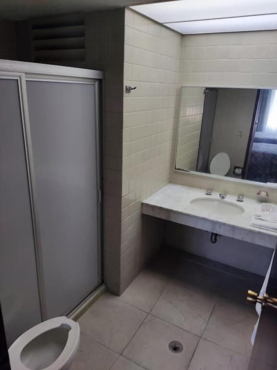 Traditional Double Room, 1 Double Bed | Bathroom | Bathtub, free toiletries, towels, soap