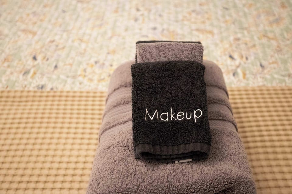 Guests are provided with bath towels, makeup rags, wash rags, etc.