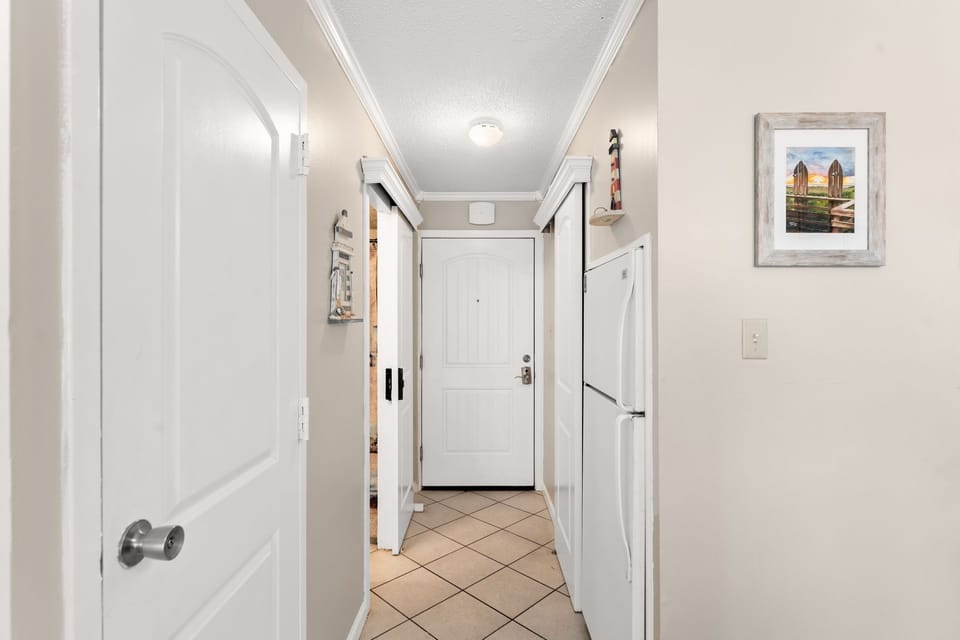 Entrance door 