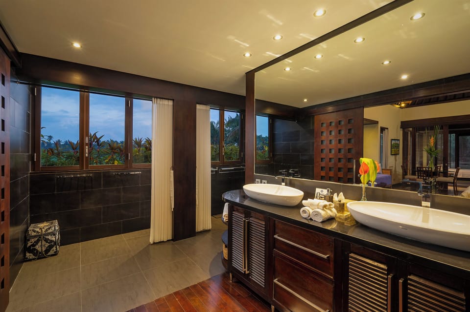 One Bedroom Emerald Villa with Private Pool | Bathroom | Separate tub and shower, deep soaking tub, rainfall showerhead