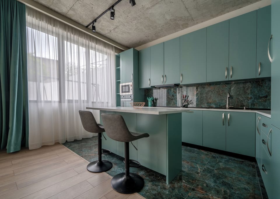 Comfort Apartment, 3 Bedrooms, Lanai, City View | Private kitchen | Electric kettle