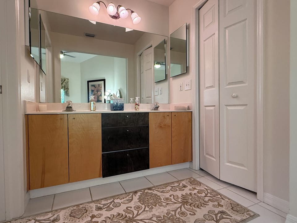 Master Double Vanity with large Walk-in Closet