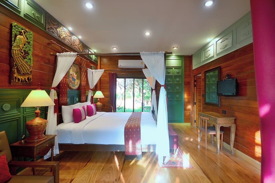 Superior Bungalow Double | Desk, free WiFi, bed sheets