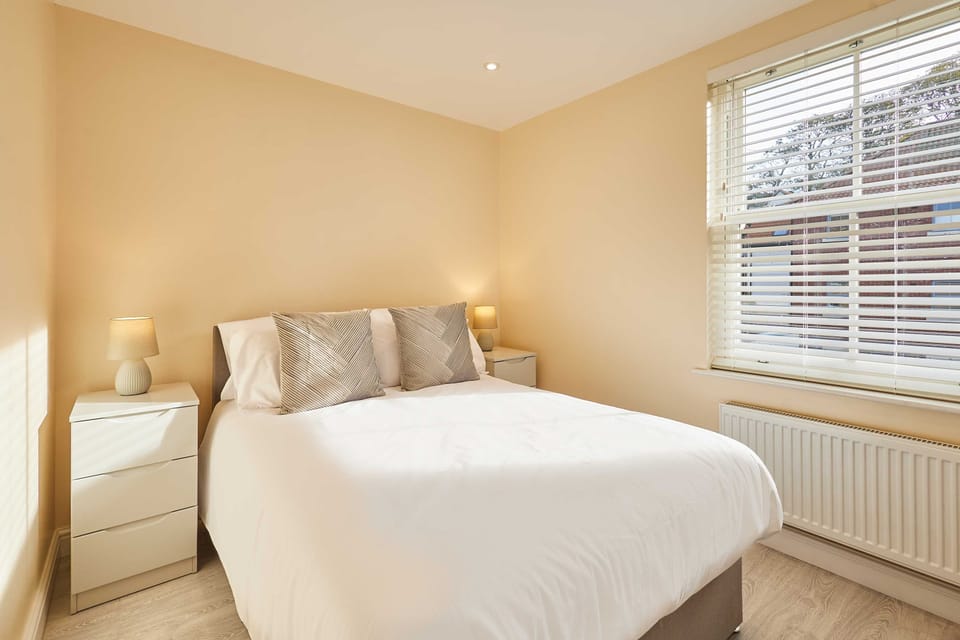 Host Stay Ross View Second Floor Apartment Apartment in England