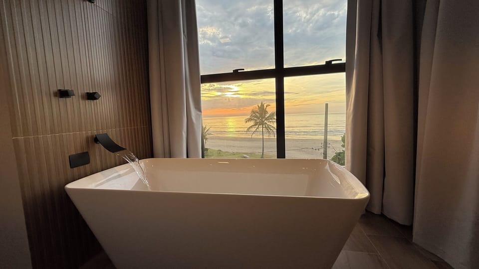 Deluxe Room, Beach View | In-room safe, WiFi (free)