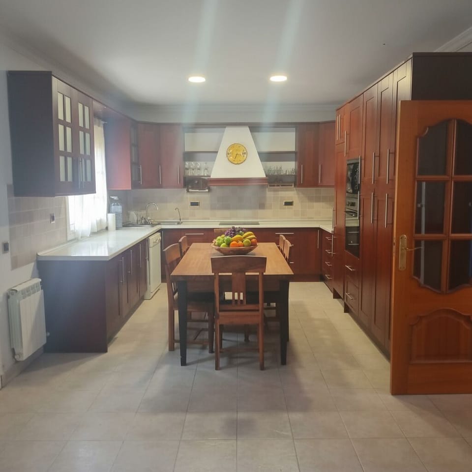 Traditional Wooden Kitchen