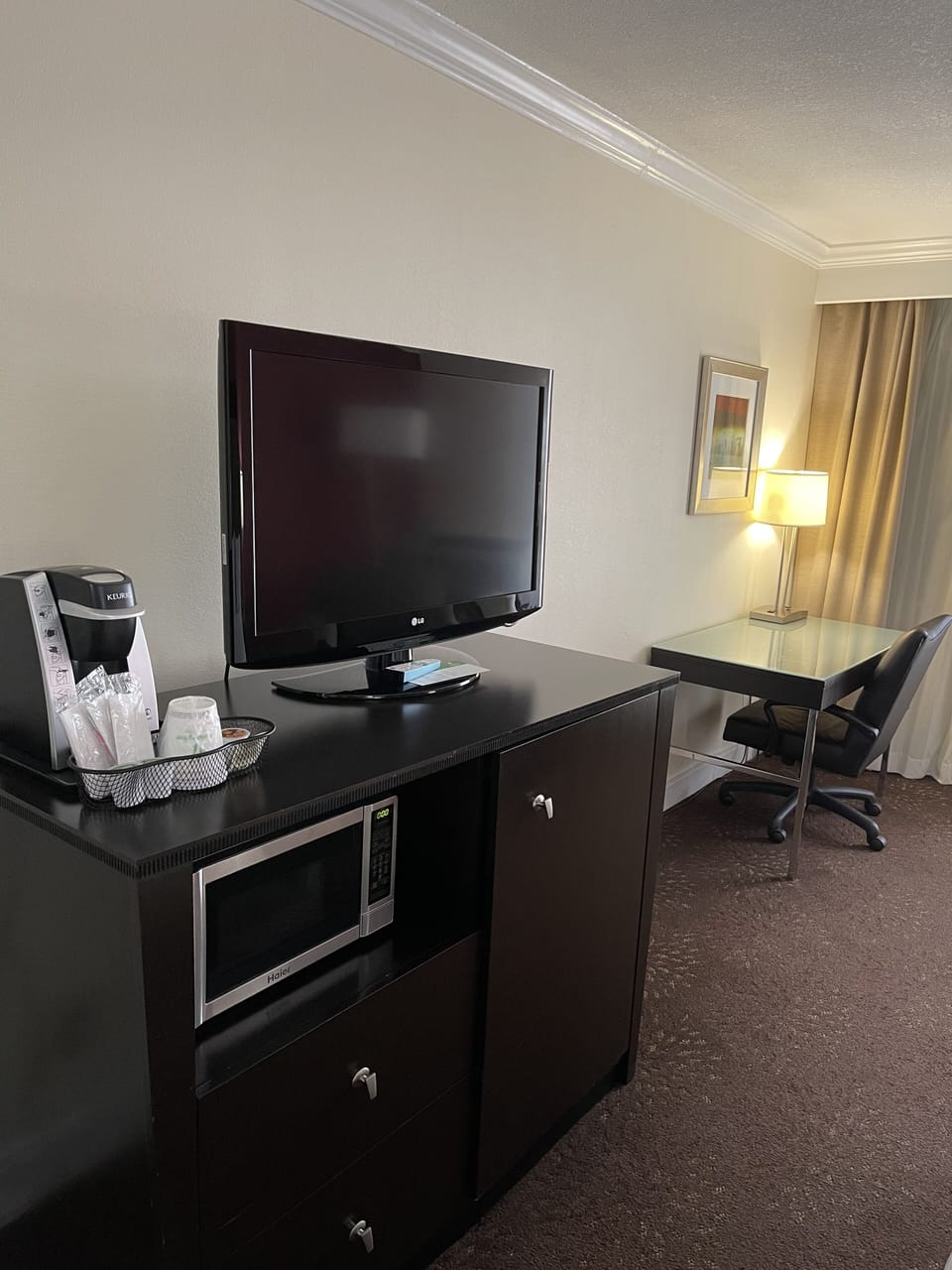 Hypo-allergenic bedding available, in-room safe, desk, laptop workspace