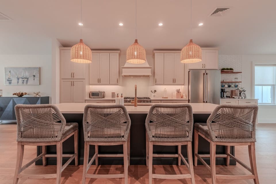Kitchen Island with seating for 4