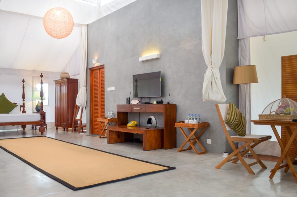 Royal Tent (Luxury Tented) | Living area | 55-inch LED TV with satellite channels, TV
