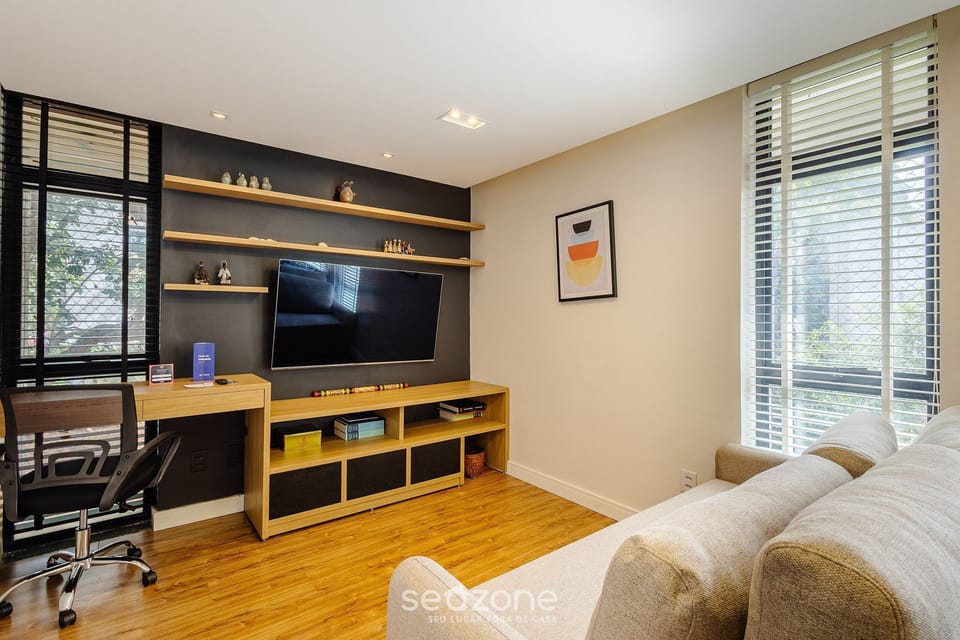 Apartment | Living area | TV