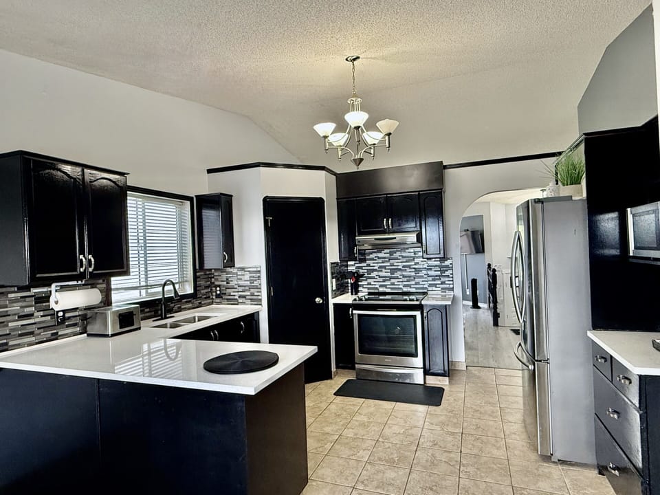 Superior House, Private Bathroom, Park View (Full Private House) | Shared kitchen | Highchair, spices, paper towels, kitchen island