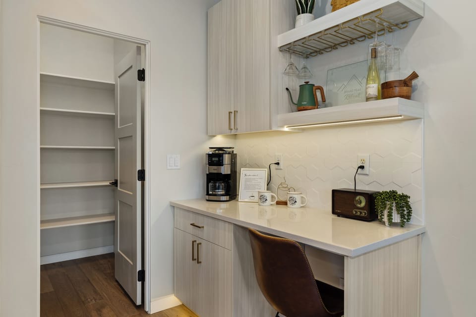 Coffee/Tea Station and Bar, with Bluetooth Radio