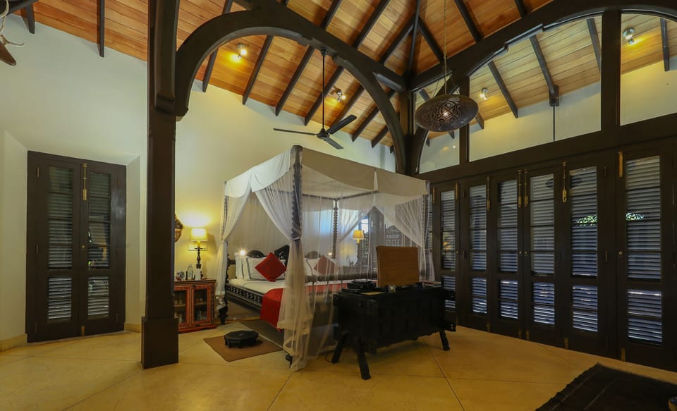 Grand Double Room | Minibar, in-room safe, individually decorated, individually furnished