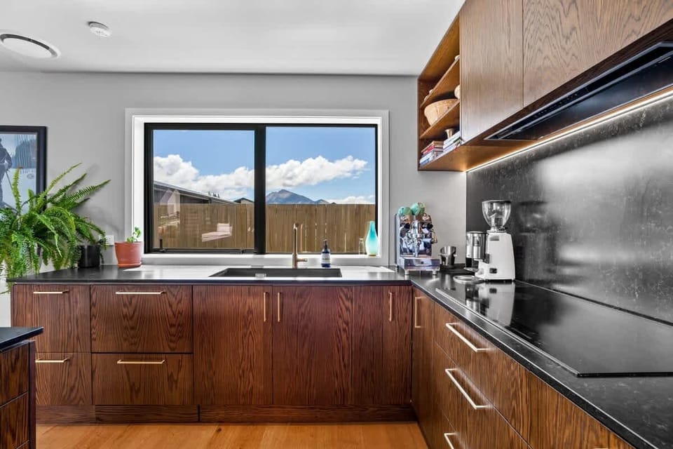Kitchen with view 