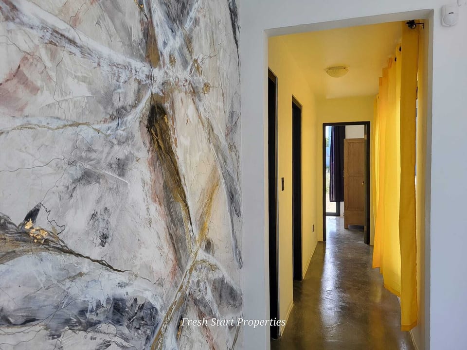Hallway to 2nd bedroom