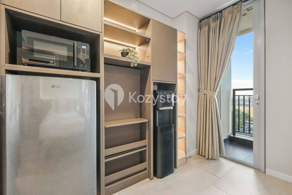 Apartment, 1 Bedroom, City View | Dining room