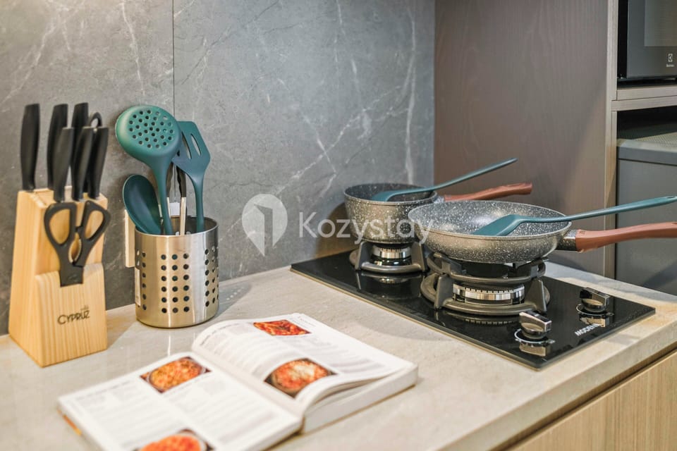 Apartment, 1 Bedroom, City View | Private kitchen | Full-size fridge, microwave, stovetop, rice cooker