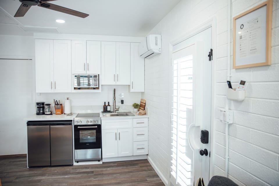 Full kitchen to make your favorite meal
Freshly roasted coffee to start your day