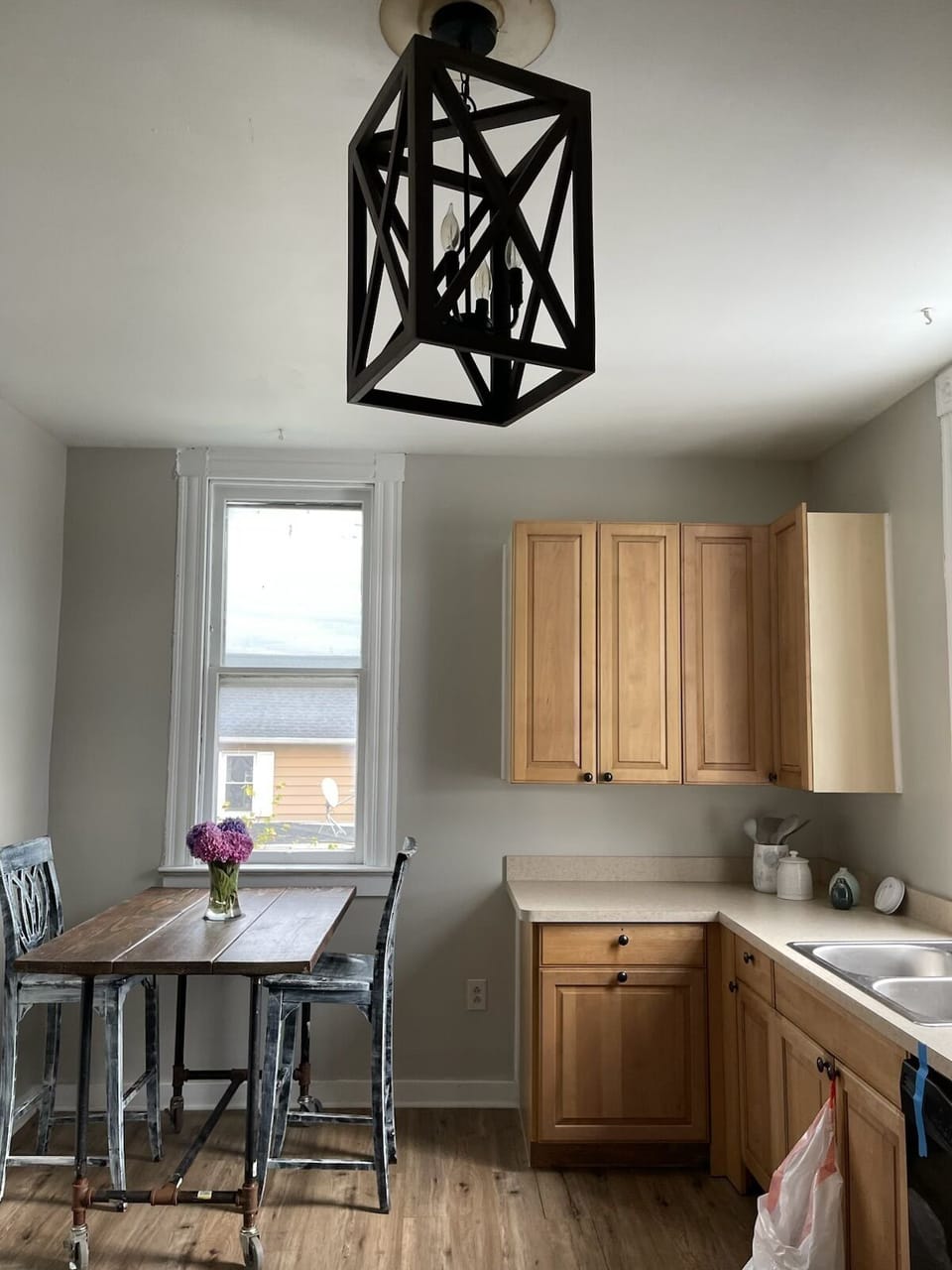 Large Kitchen with great lighting