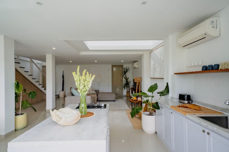 Comfort Villa, 2 Bedrooms | Private kitchen | Fridge, microwave, stovetop, coffee/tea maker