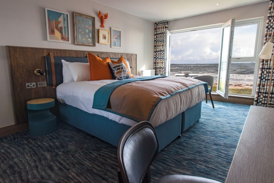 Superior Room | Desk, laptop workspace, iron/ironing board, free WiFi