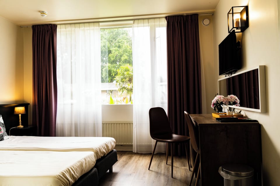 Comfort Double Room | Desk, soundproofing, cribs/infant beds, free WiFi
