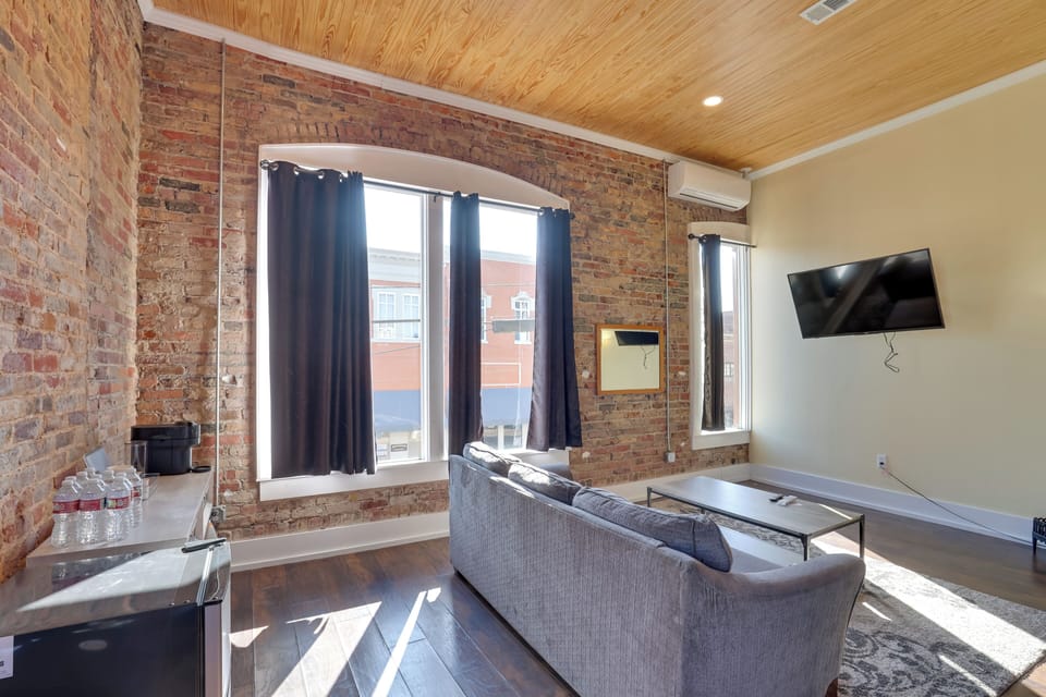 Living Area | Smart TV | Free WiFi
