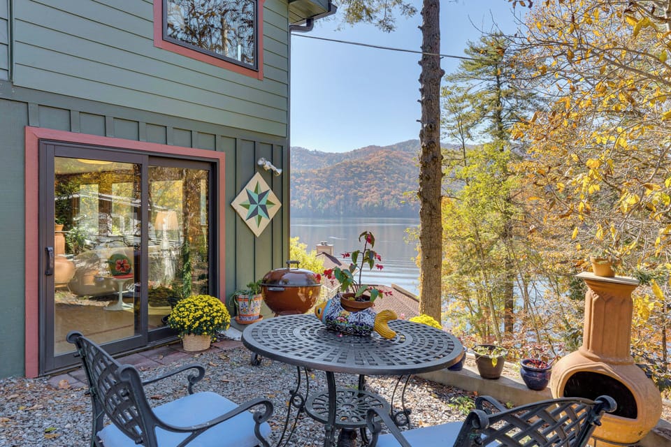 Lake Santeetlah Vacation Rental | 1BR | 1BA | Step-Free Entry | 900 Sq Ft