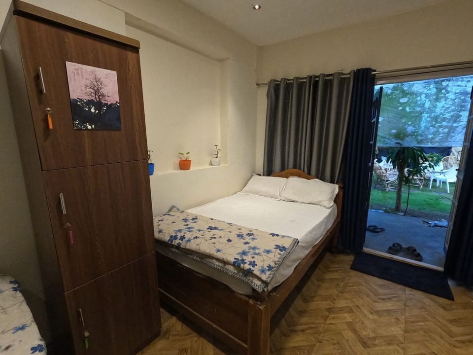 Comfort Twin Room, Park View | In-room safe, desk, laptop workspace, soundproofing