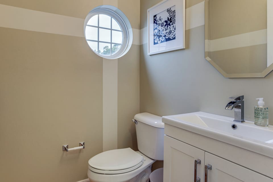 Half Bathroom | 2nd Floor