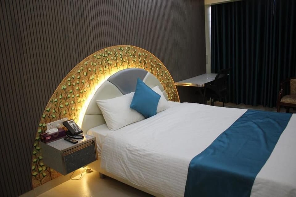 Superior Double Room | Desk, free WiFi, bed sheets