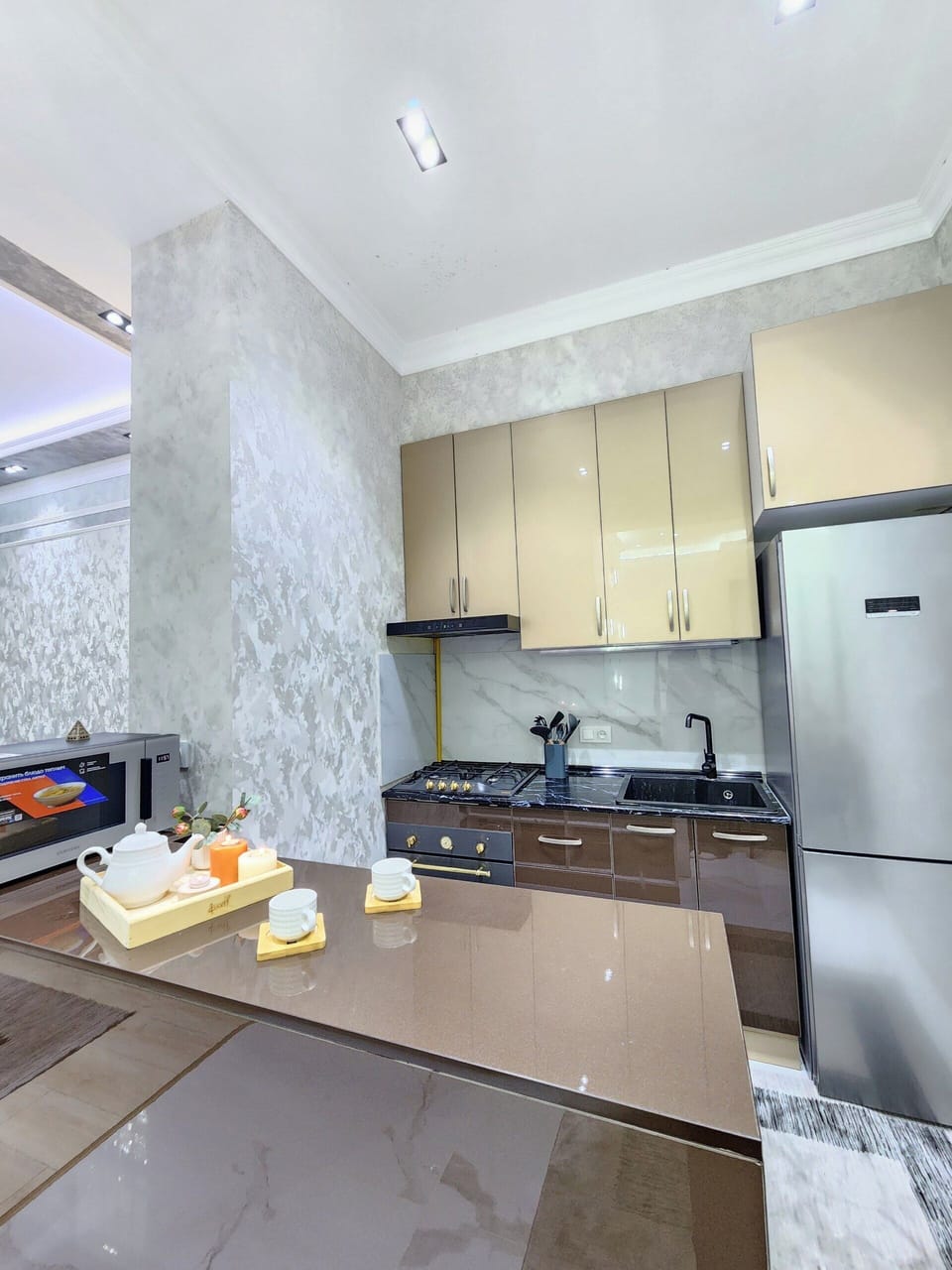 Comfort Apartment, Multiple Beds, Kitchen, City View | Private kitchen | Fridge, microwave, stovetop, dishwasher