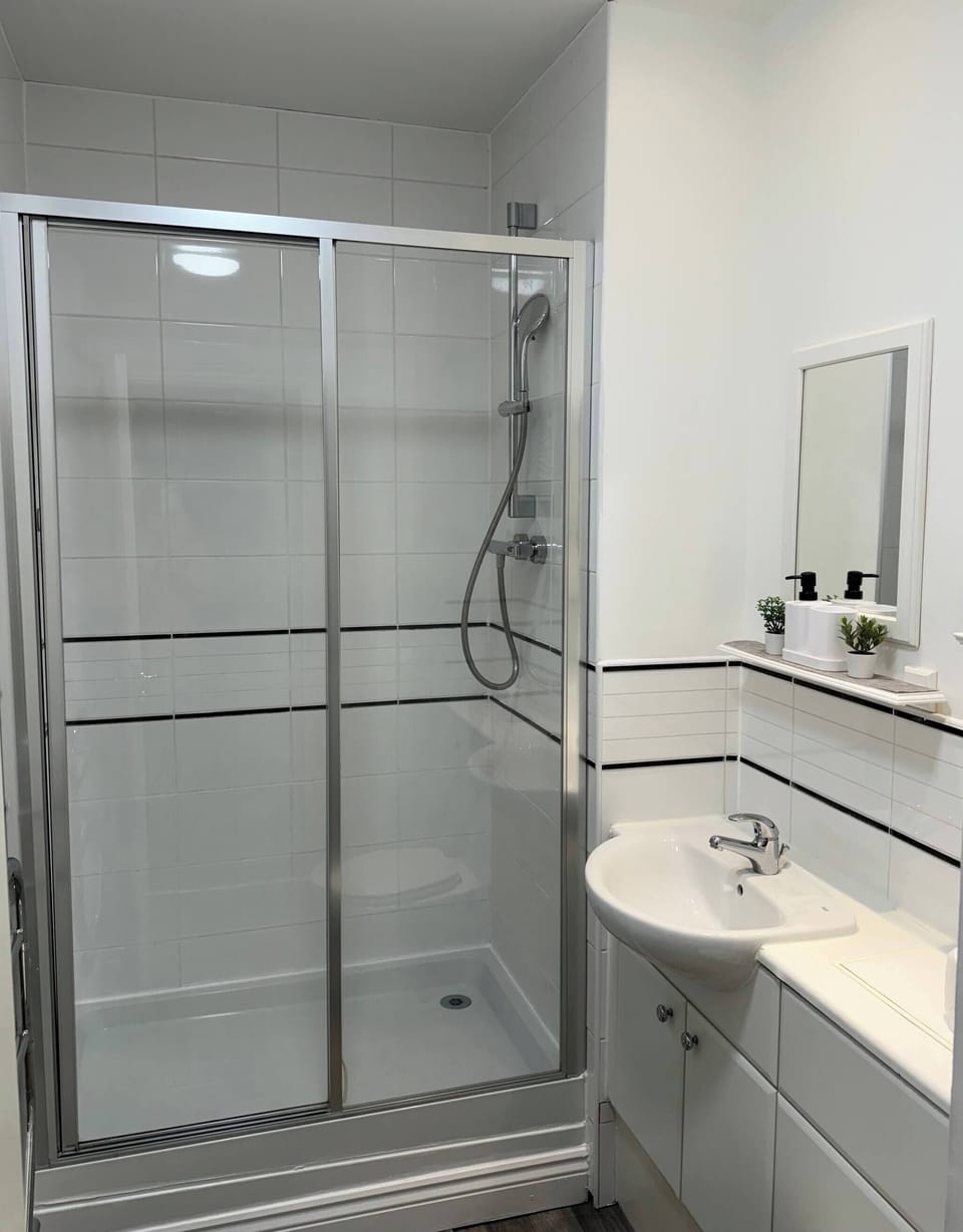 Apartment, 2 Bedrooms | Bathroom