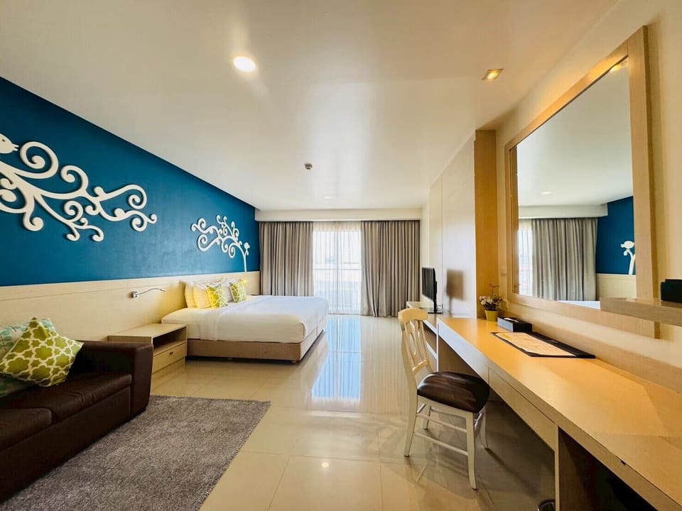 Premier King Room with Balcony | View from room