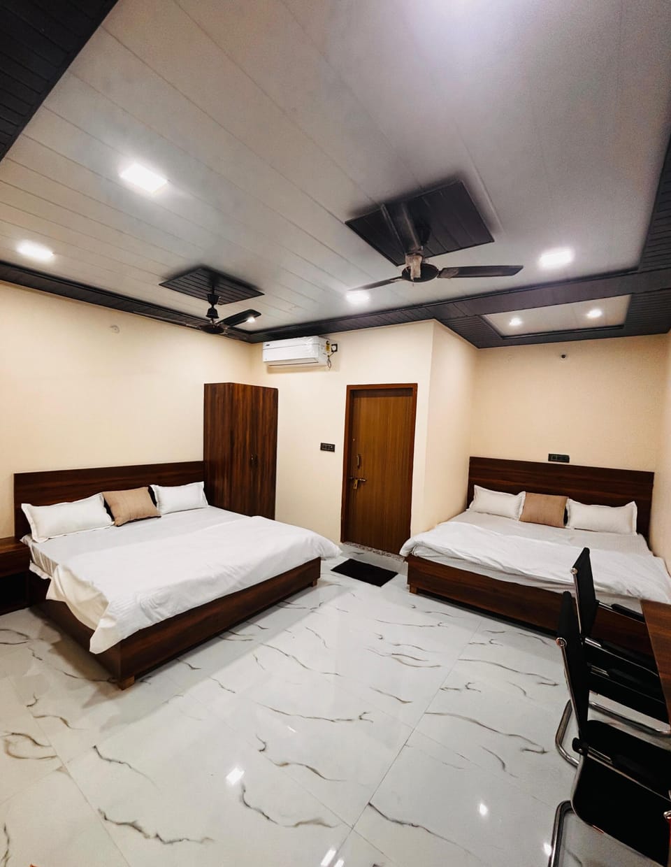 Luxury Double Room | Free WiFi