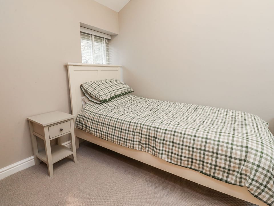 2 bedrooms, individually decorated, individually furnished, free WiFi