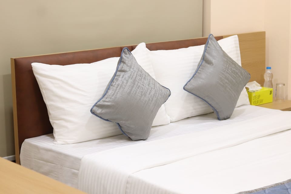 Deluxe Double Room, 1 Queen Bed, City View | Room amenity