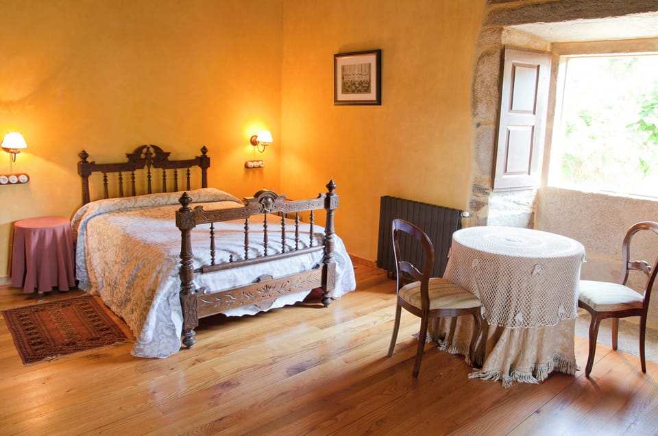 Deluxe Twin Room, Non Smoking, Garden View | Desk, laptop workspace